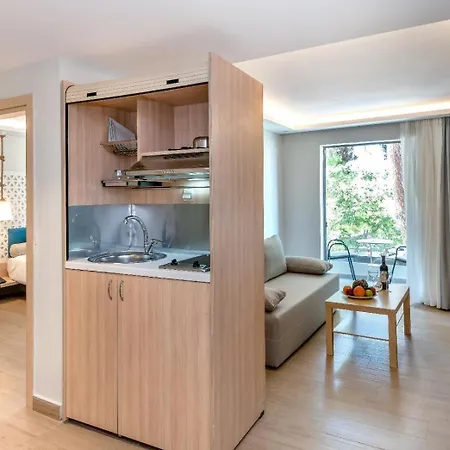 Triton Boutique 4* 코스 타운