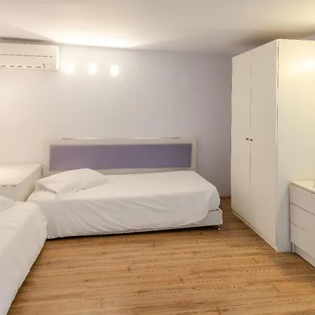 Triton Boutique 코스 타운