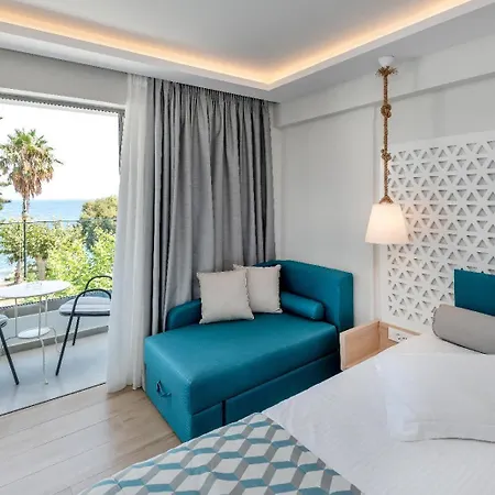 Отель Triton Boutique 4*