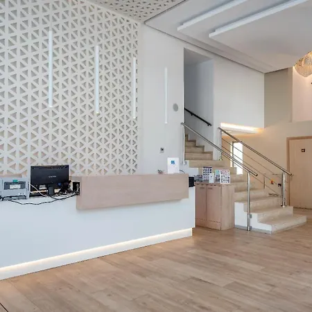 Triton Boutique Отель
