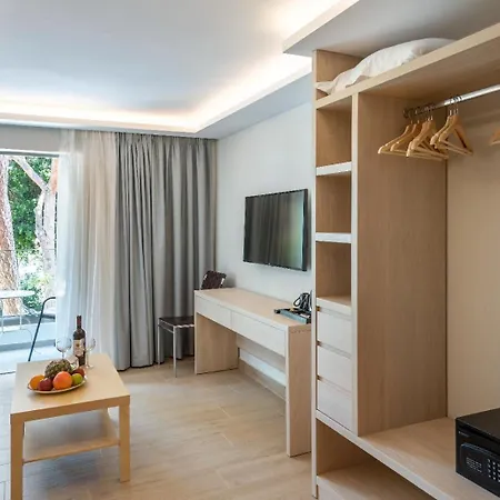 Hotel Triton Boutique 4*