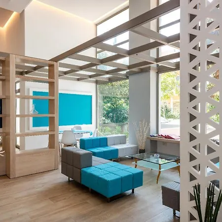 Отель Triton Boutique