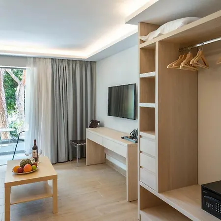 Hotel Triton Boutique Cos