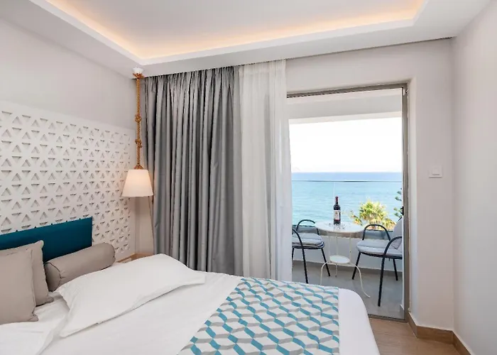 فندق Triton Boutique 4*