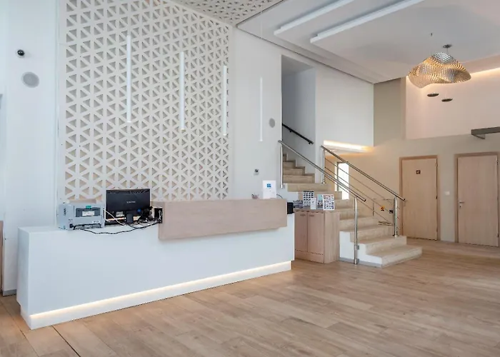 Triton Boutique فندق