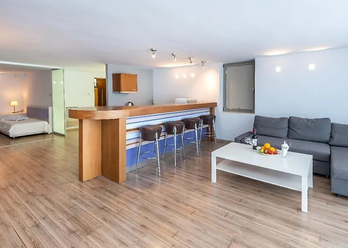 Triton Boutique بلدة كوس