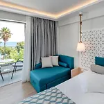 فندق Triton Boutique 4*