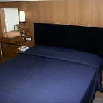 Triton Boutique فندق
