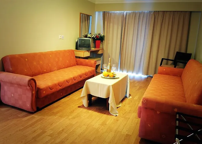 Triton Boutique Szálloda Kosz